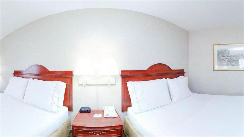Holiday Inn Express Hotel & Suites Bowling Green By Ihg Eksteriør billede