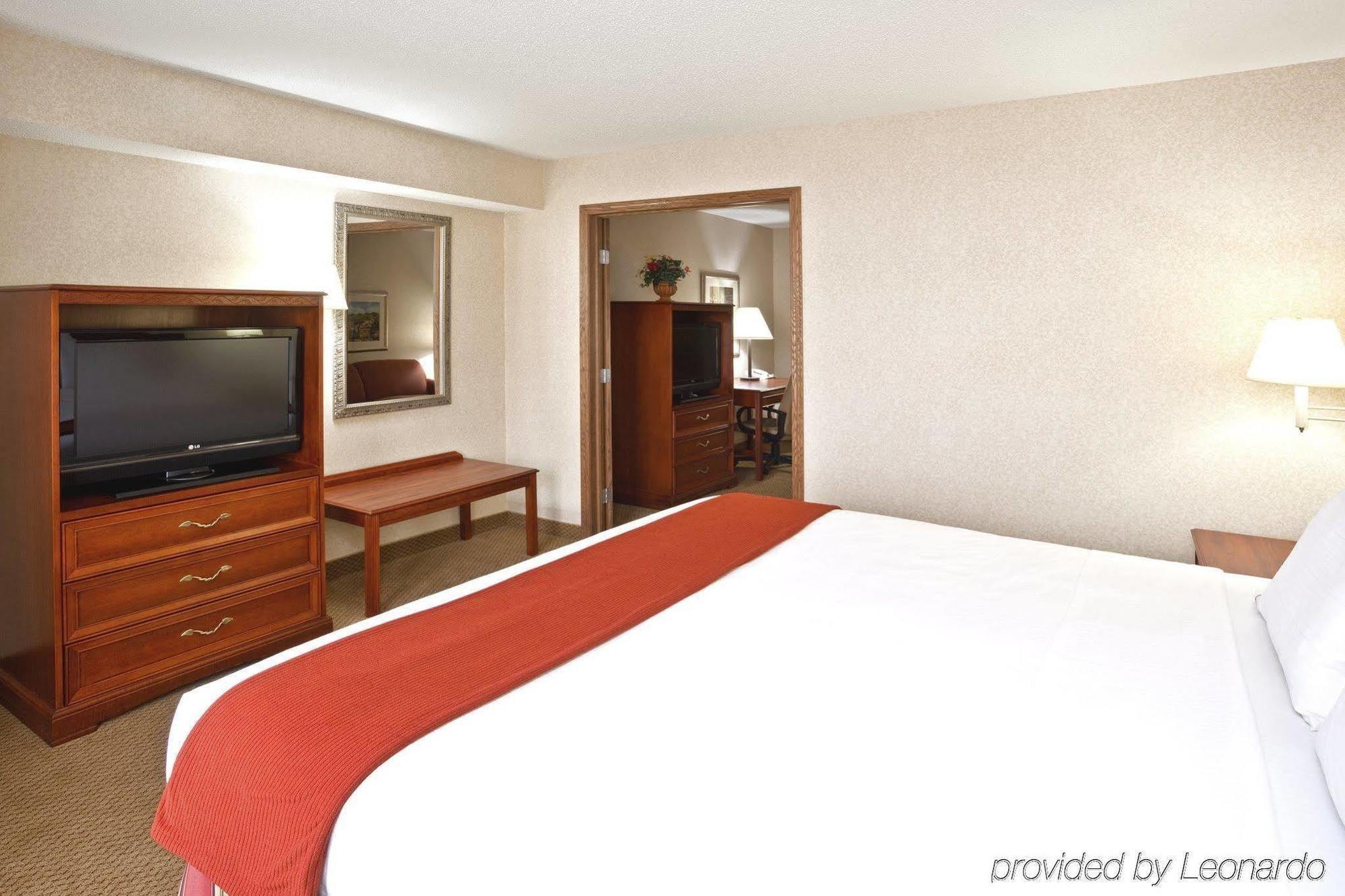 Holiday Inn Express Hotel & Suites Bowling Green By Ihg Eksteriør billede